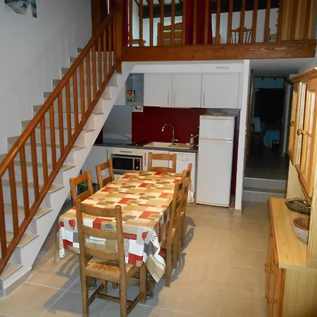 Les Passerons Holiday home