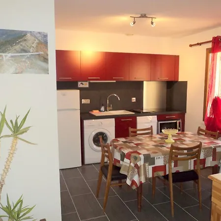 Les Passerons Holiday home *
