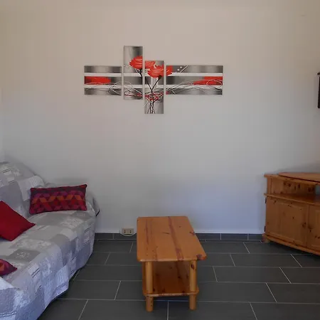 Les Passerons Holiday home